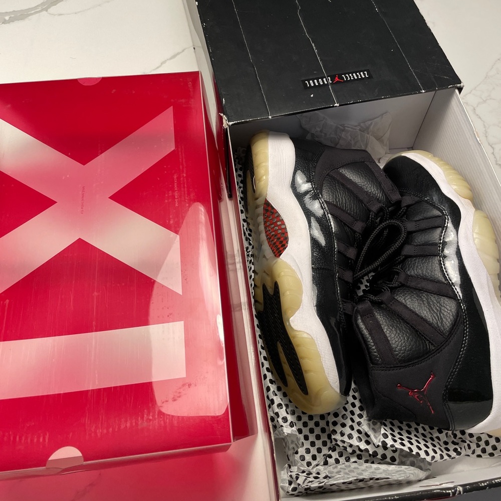 Nike Air Jordan 11 Retro Men’s 8.5 (378037-002)